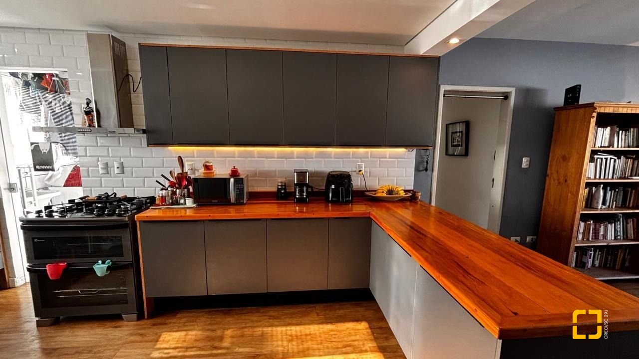 Apartamento com 117m², 5 quartos (sendo 1 suíte), 1 garagem, no bairro Trindade em Florianópolis