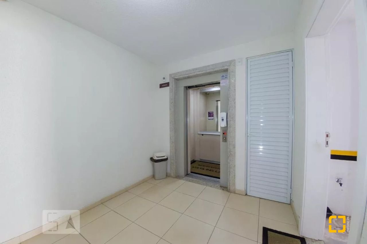 Cobertura com 176m², 3 quartos (sendo 1 suíte), 2 garagens, no bairro Itacorubi em Florianópolis