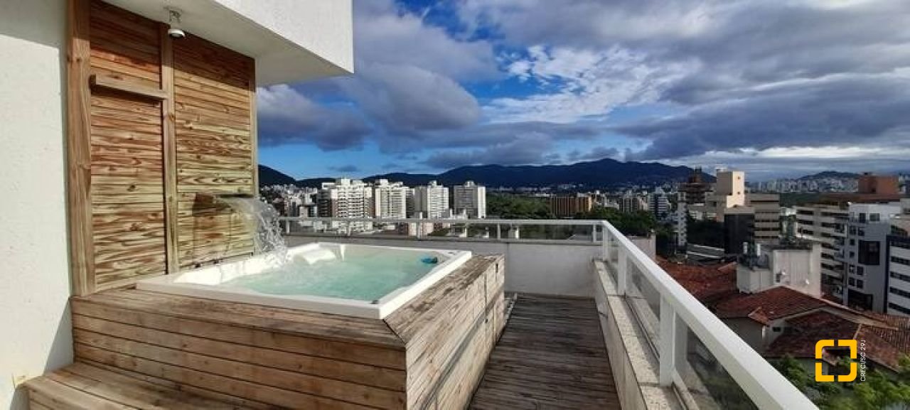 Cobertura com 176m², 3 quartos (sendo 1 suíte), 2 garagens, no bairro Itacorubi em Florianópolis