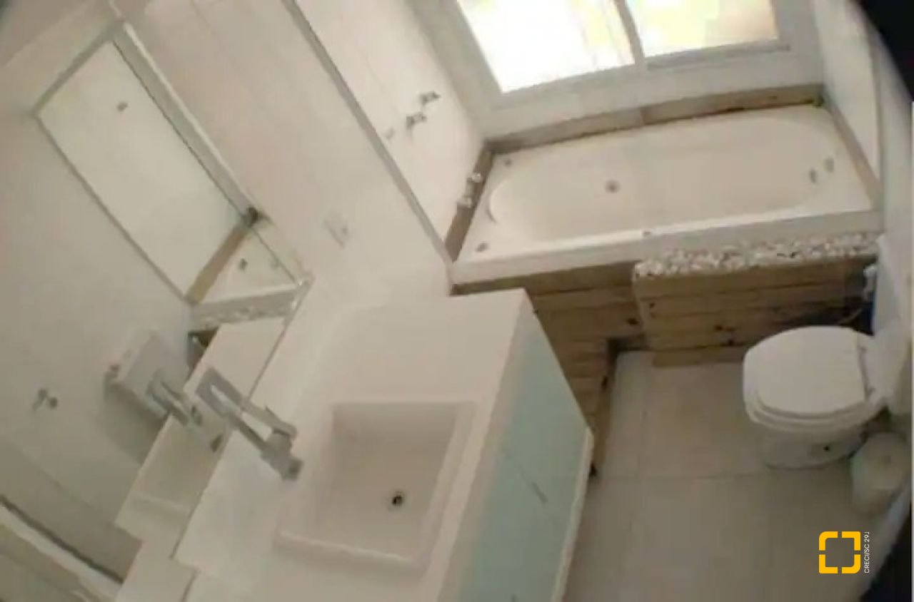 Cobertura com 176m², 3 quartos (sendo 1 suíte), 2 garagens, no bairro Itacorubi em Florianópolis