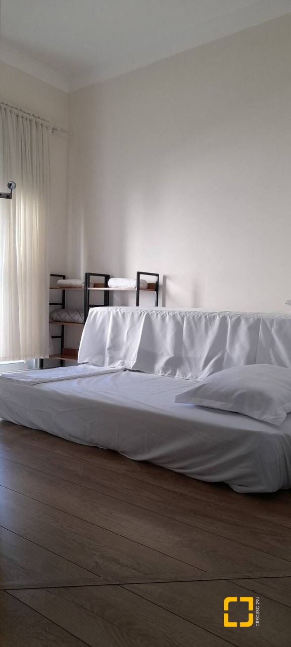 Cobertura com 176m², 3 quartos (sendo 1 suíte), 2 garagens, no bairro Itacorubi em Florianópolis