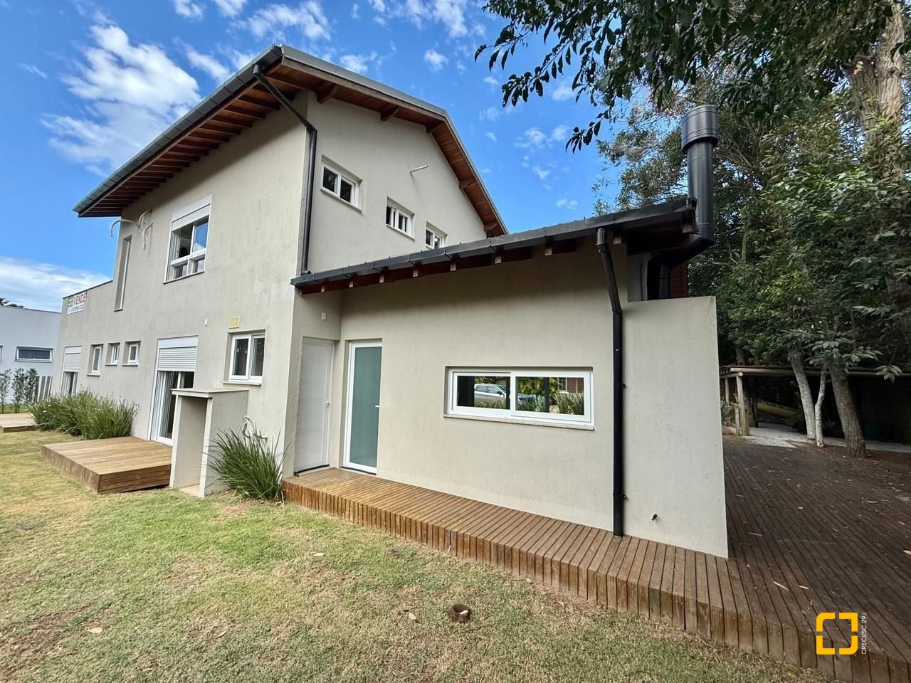 Casa de Condomínio com 197m², 4 quartos (sendo 4 suítes), 3 garagens, no bairro Limpa em Garopaba
