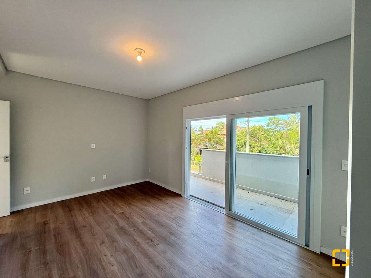 Casa de Condomínio com 197m², 4 quartos (sendo 4 suítes), 3 garagens, no bairro Limpa em Garopaba