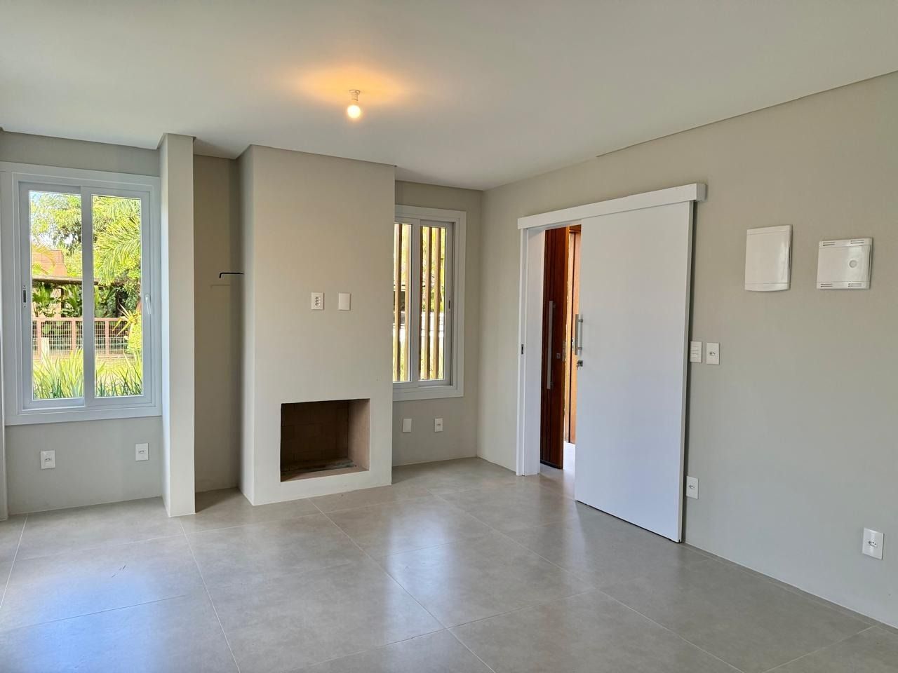 Casa de Condomínio com 197m², 4 quartos (sendo 4 suítes), 3 garagens, no bairro Limpa em Garopaba
