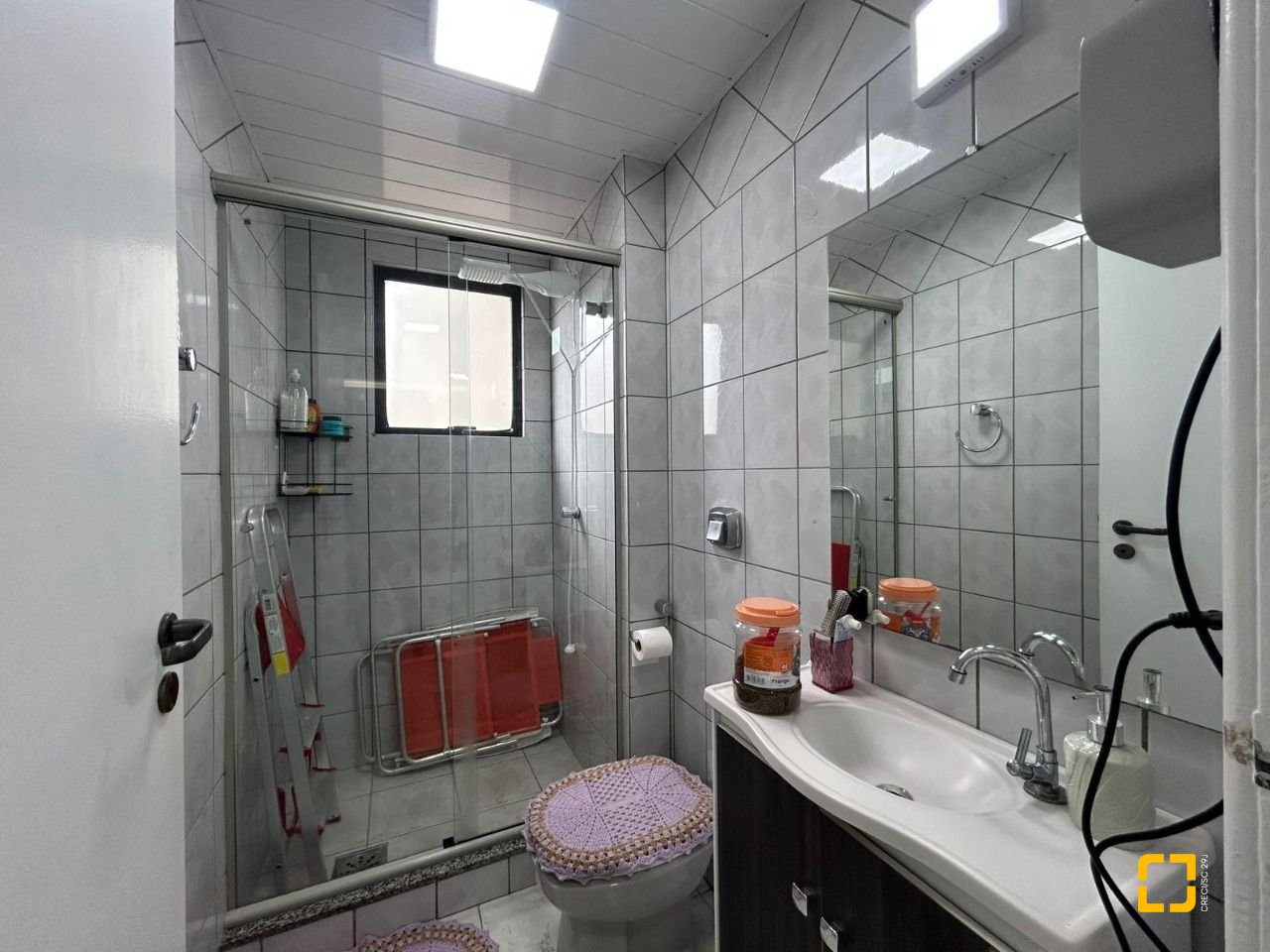 Apartamento com 75m², 3 quartos (sendo 1 suíte), 1 garagem, no bairro Estreito em Florianópolis