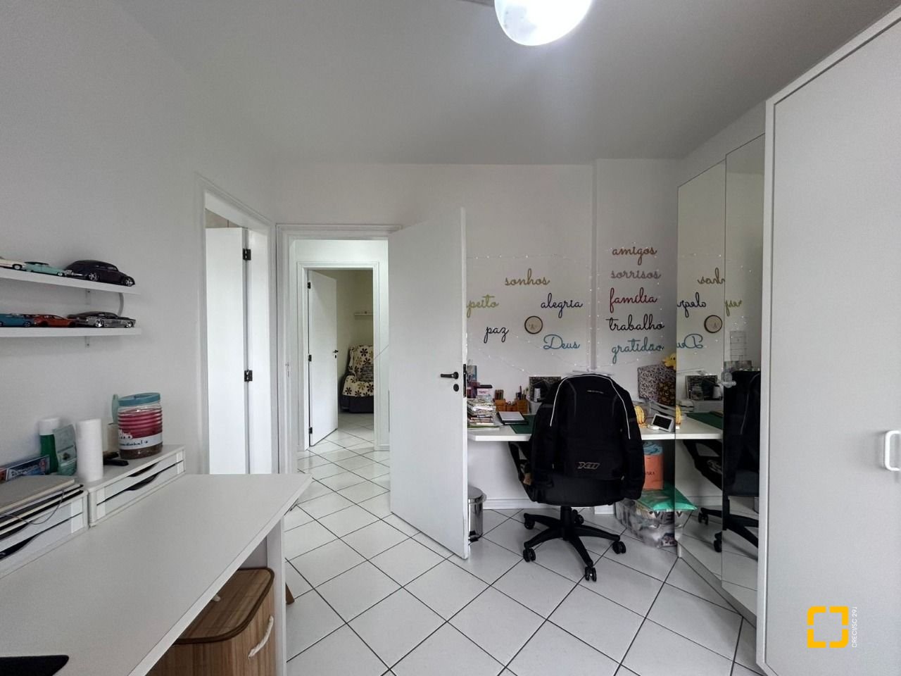 Apartamento com 75m², 3 quartos (sendo 1 suíte), 1 garagem, no bairro Estreito em Florianópolis