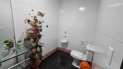 Casa com 288m², 6 quartos (sendo 2 suítes), 2 garagens, no bairro Praia Brava em Florianópolis