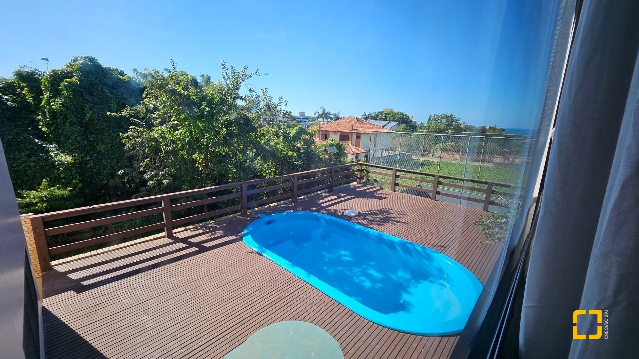 Casa com 288m², 6 quartos (sendo 2 suítes), 2 garagens, no bairro Praia Brava em Florianópolis