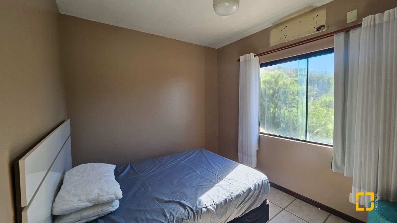 Casa com 288m², 6 quartos (sendo 2 suítes), 2 garagens, no bairro Praia Brava em Florianópolis