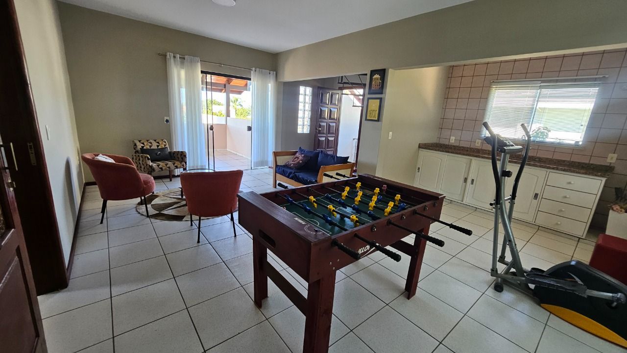 Casa com 288m², 6 quartos (sendo 2 suítes), 2 garagens, no bairro Praia Brava em Florianópolis
