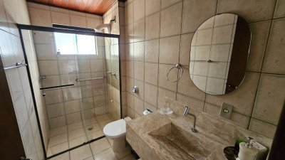 Casa com 288m², 6 quartos (sendo 2 suítes), 2 garagens, no bairro Praia Brava em Florianópolis