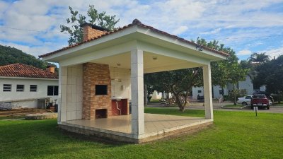 Apartamento com 49m², 2 quartos, 1 garagem, no bairro Canasvieiras em Florianópolis