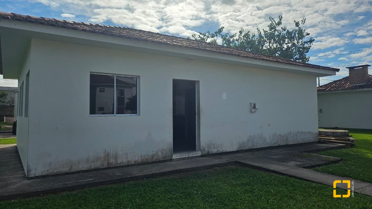 Apartamento com 49m², 2 quartos, 1 garagem, no bairro Canasvieiras em Florianópolis