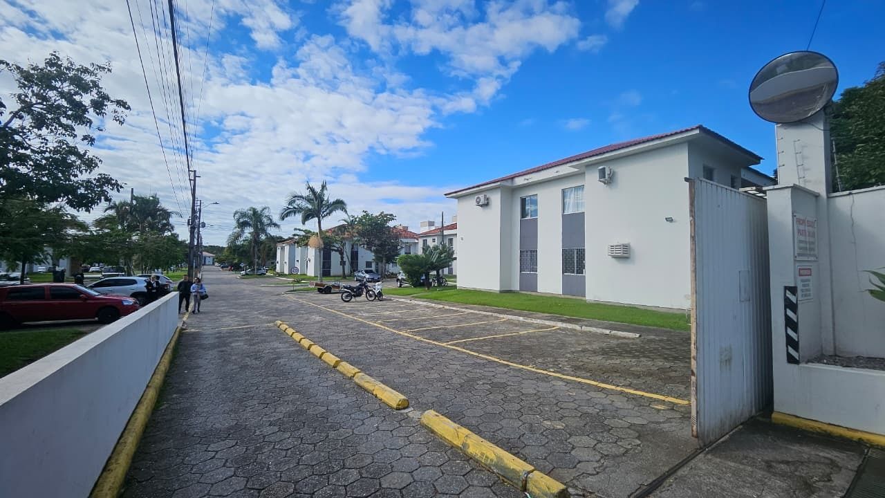 Apartamento com 49m², 2 quartos, 1 garagem, no bairro Canasvieiras em Florianópolis