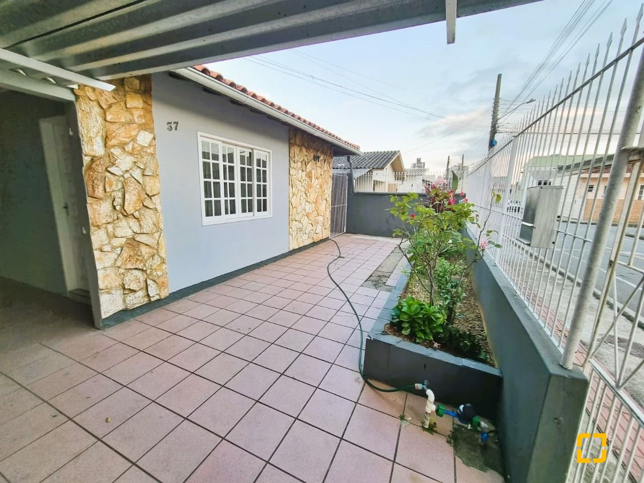 Casa com 180m², 4 quartos, 2 garagens, no bairro Bela Vista em São José