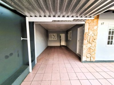 Casa com 180m², 4 quartos, 2 garagens, no bairro Bela Vista em São José