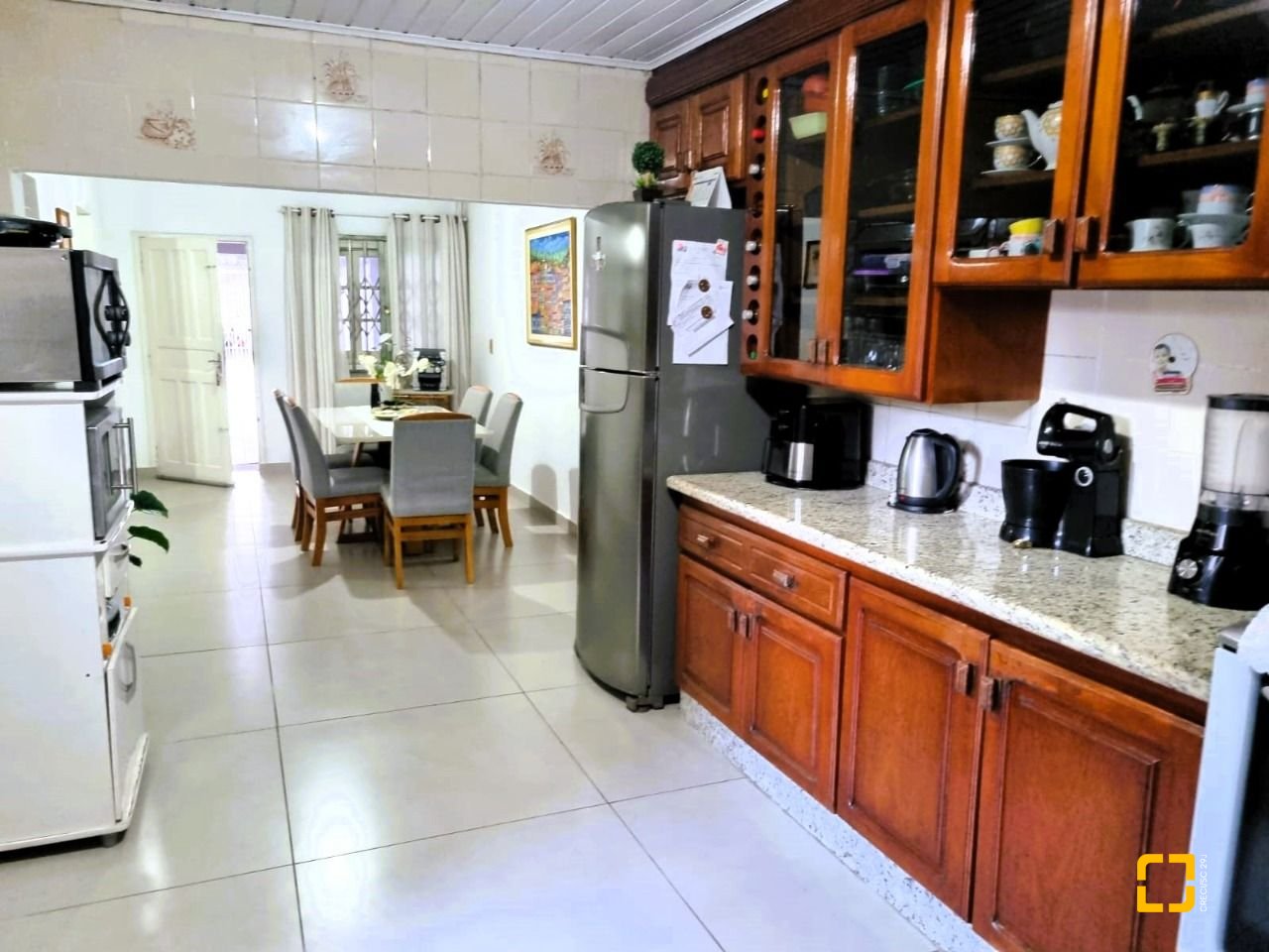 Casa com 180m², 4 quartos, 2 garagens, no bairro Bela Vista em São José