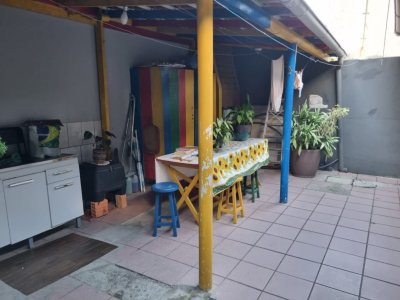 Casa com 180m², 4 quartos, 2 garagens, no bairro Bela Vista em São José