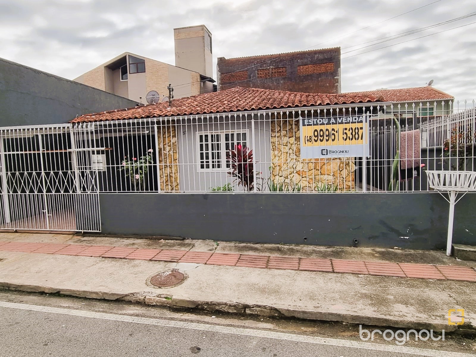 Casa com 180m², 4 quartos, 2 garagens, no bairro Bela Vista em São José