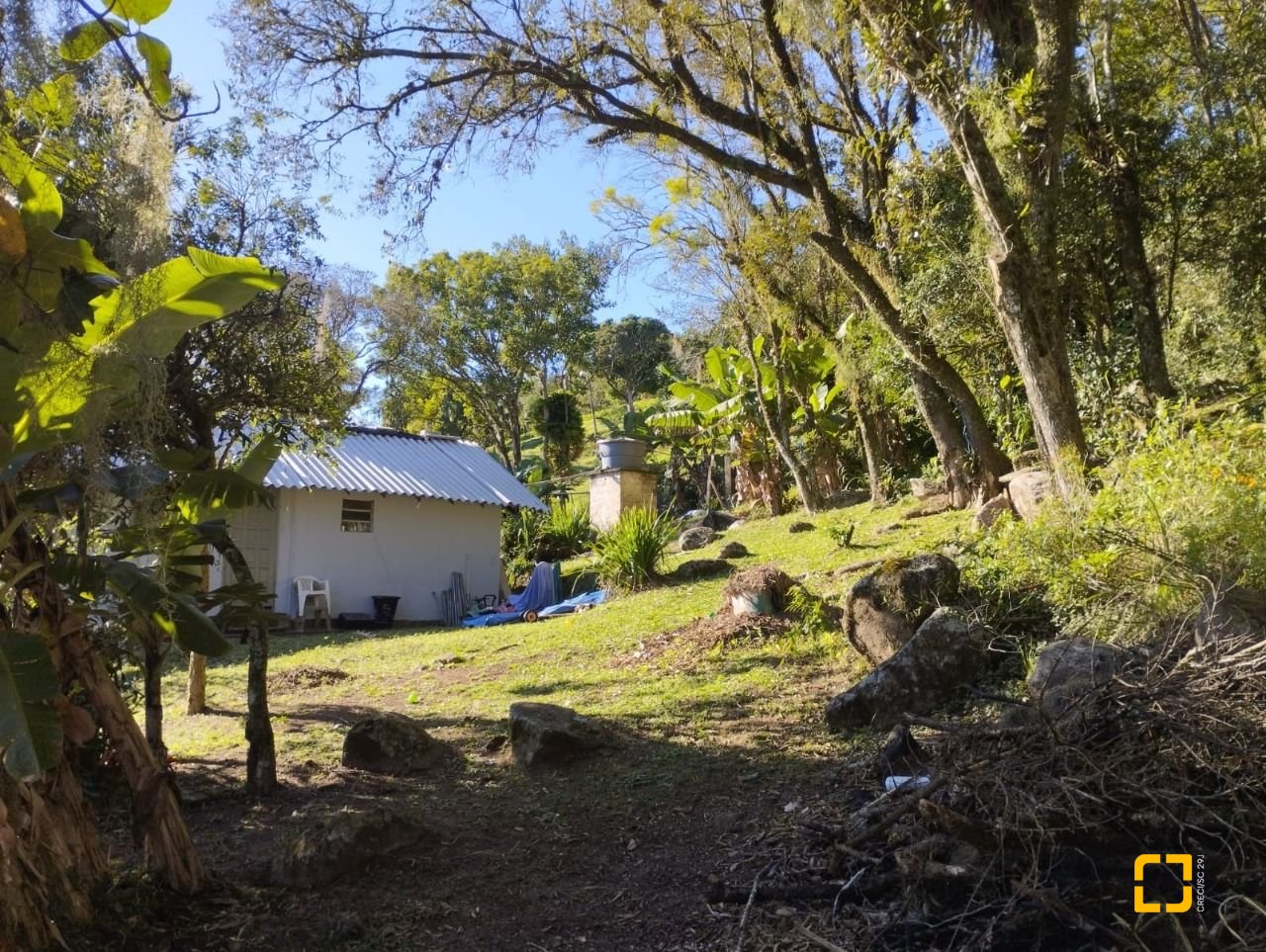 Terreno com 1061m², no bairro Ratones em Florianópolis