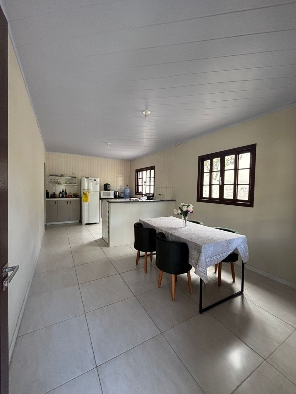Casa com 120m², 4 quartos (sendo 2 suítes), 1 garagem, no bairro Ingleses em Florianópolis