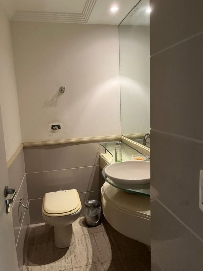 Cobertura com 327m², 5 quartos (sendo 2 suítes), 3 garagens, no bairro Trindade em Florianópolis