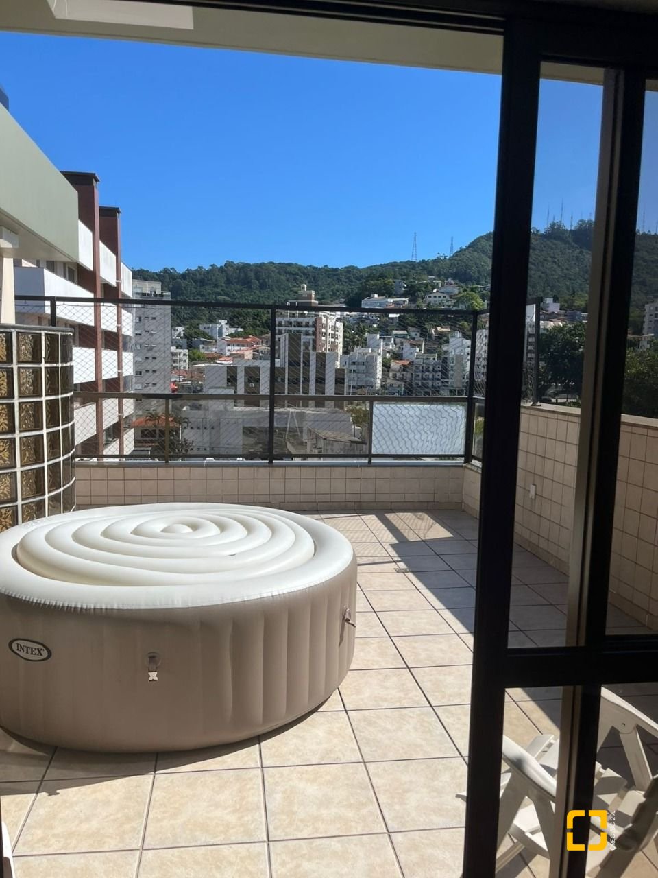 Cobertura com 327m², 5 quartos (sendo 2 suítes), 3 garagens, no bairro Trindade em Florianópolis