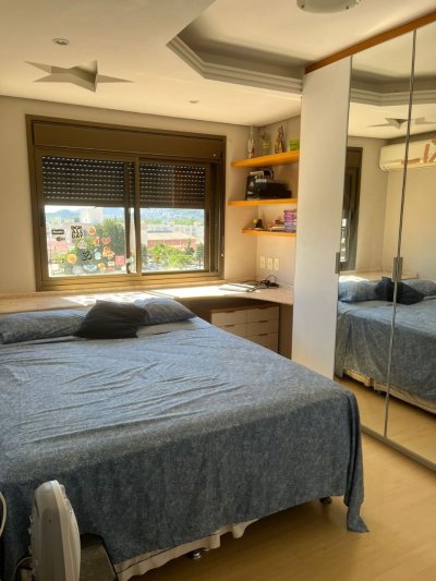 Cobertura com 327m², 5 quartos (sendo 2 suítes), 3 garagens, no bairro Trindade em Florianópolis
