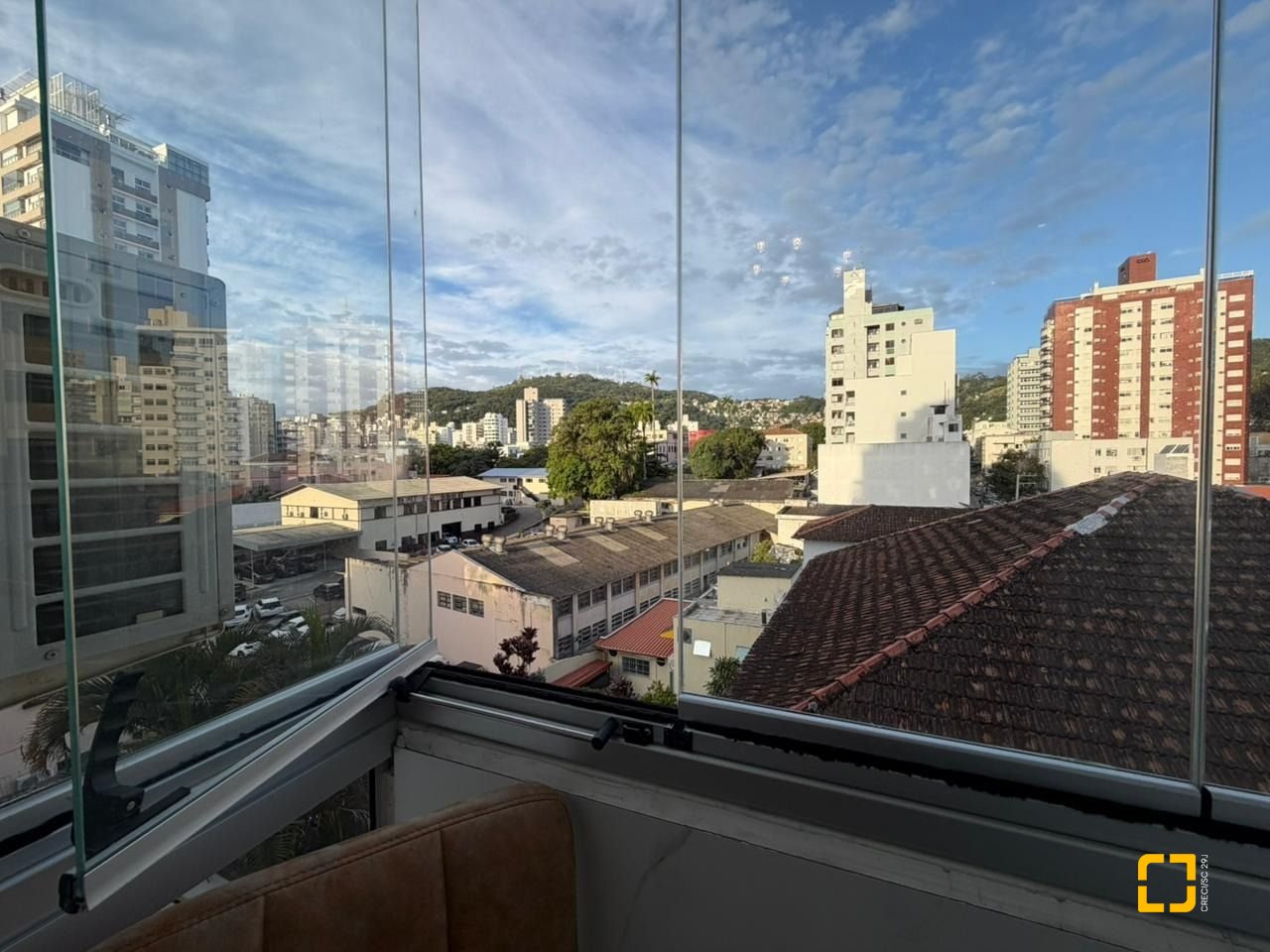 Apartamento com 106m², 4 quartos (sendo 1 suíte), 1 garagem, no bairro Centro em Florianópolis
