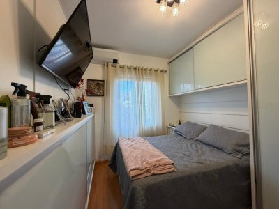 Apartamento com 106m², 4 quartos (sendo 1 suíte), 1 garagem, no bairro Centro em Florianópolis