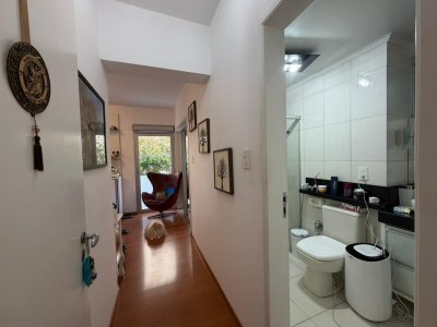 Apartamento com 106m², 4 quartos (sendo 1 suíte), 1 garagem, no bairro Centro em Florianópolis