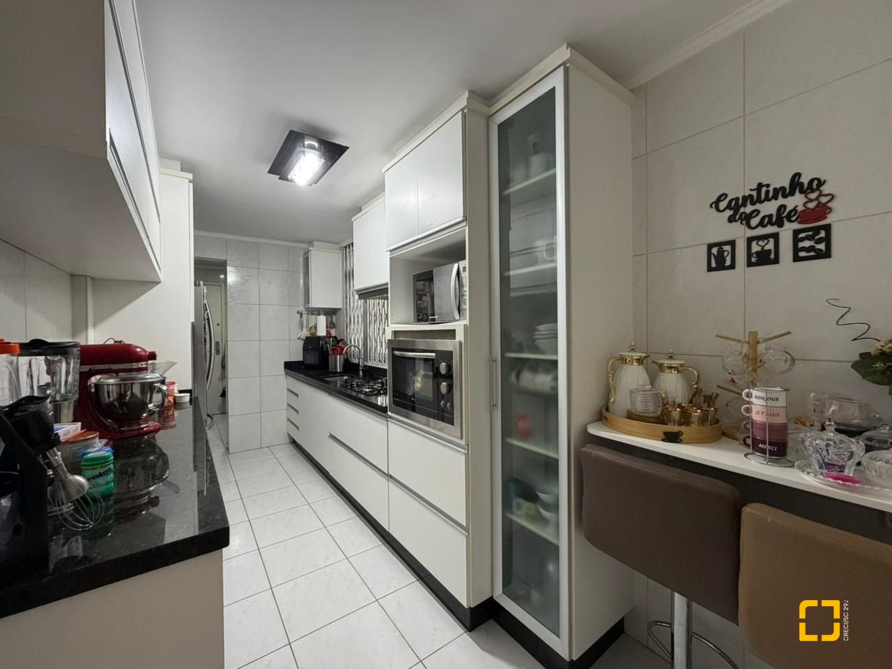 Apartamento com 106m², 4 quartos (sendo 1 suíte), 1 garagem, no bairro Centro em Florianópolis