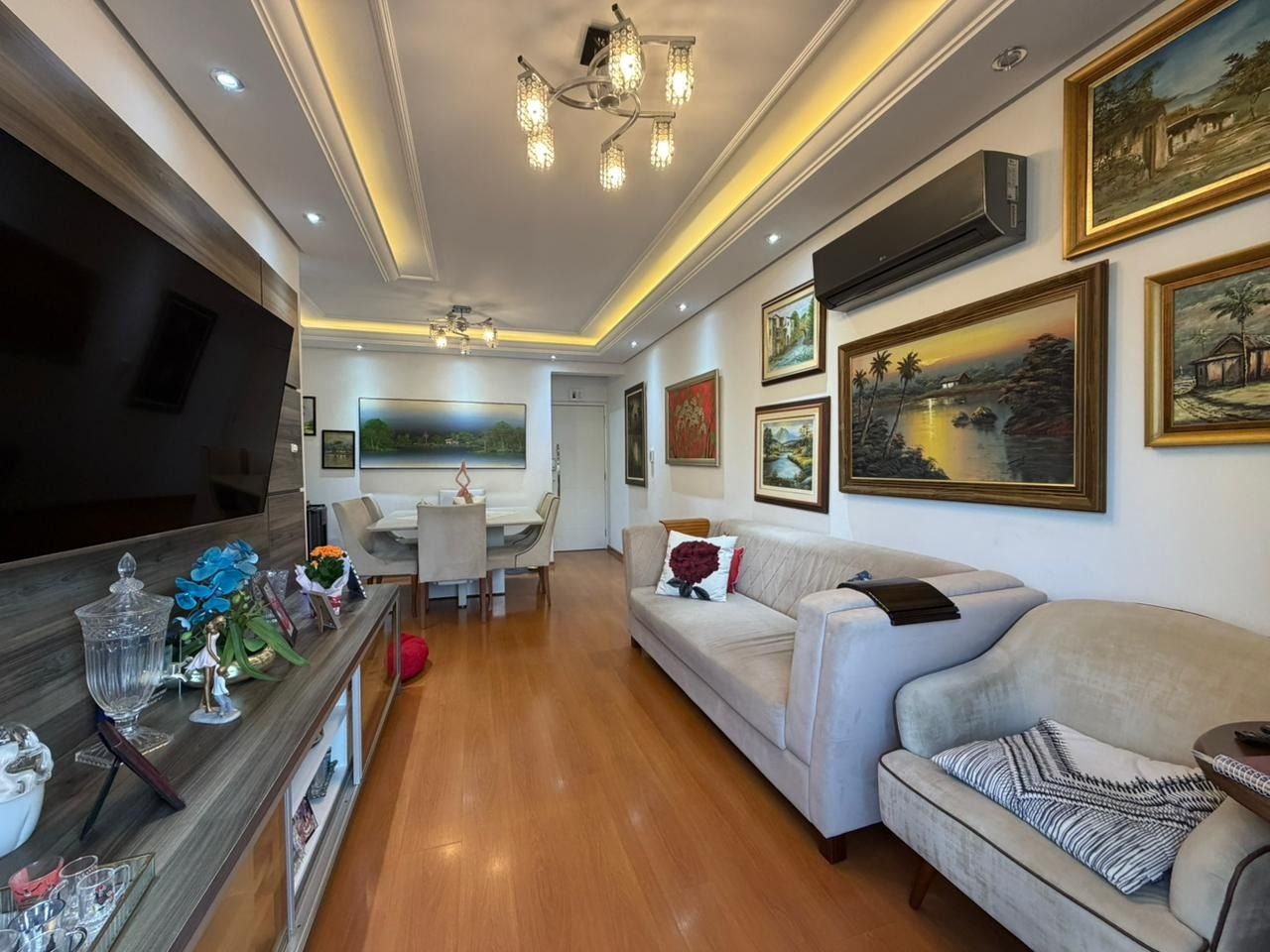 Apartamento com 106m², 4 quartos (sendo 1 suíte), 1 garagem, no bairro Centro em Florianópolis