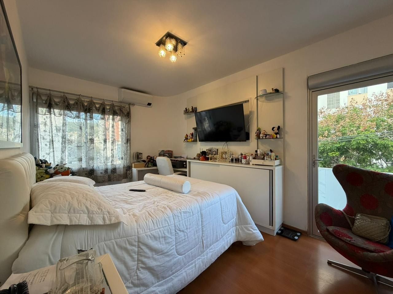 Apartamento com 106m², 4 quartos (sendo 1 suíte), 1 garagem, no bairro Centro em Florianópolis