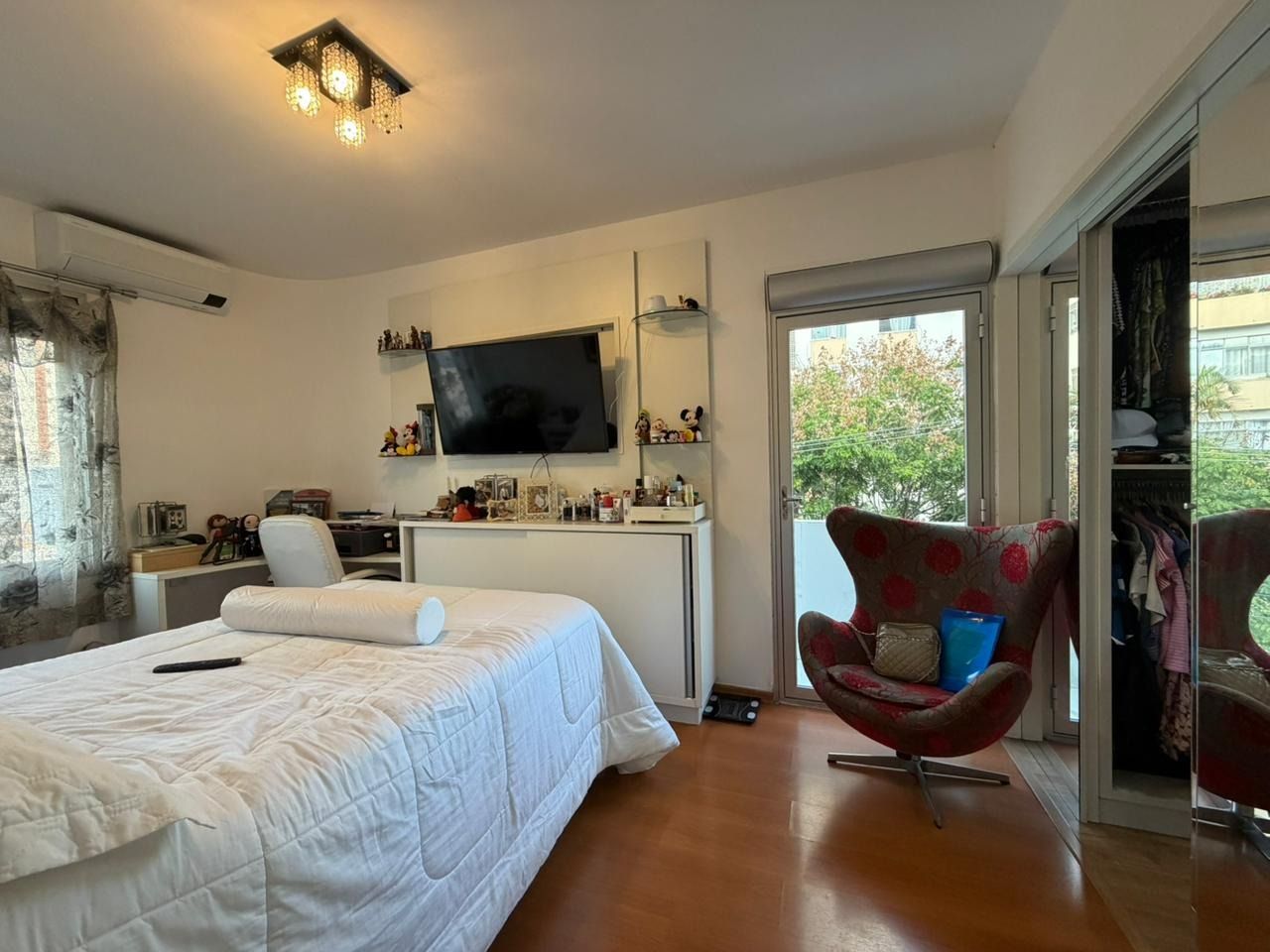 Apartamento com 106m², 4 quartos (sendo 1 suíte), 1 garagem, no bairro Centro em Florianópolis