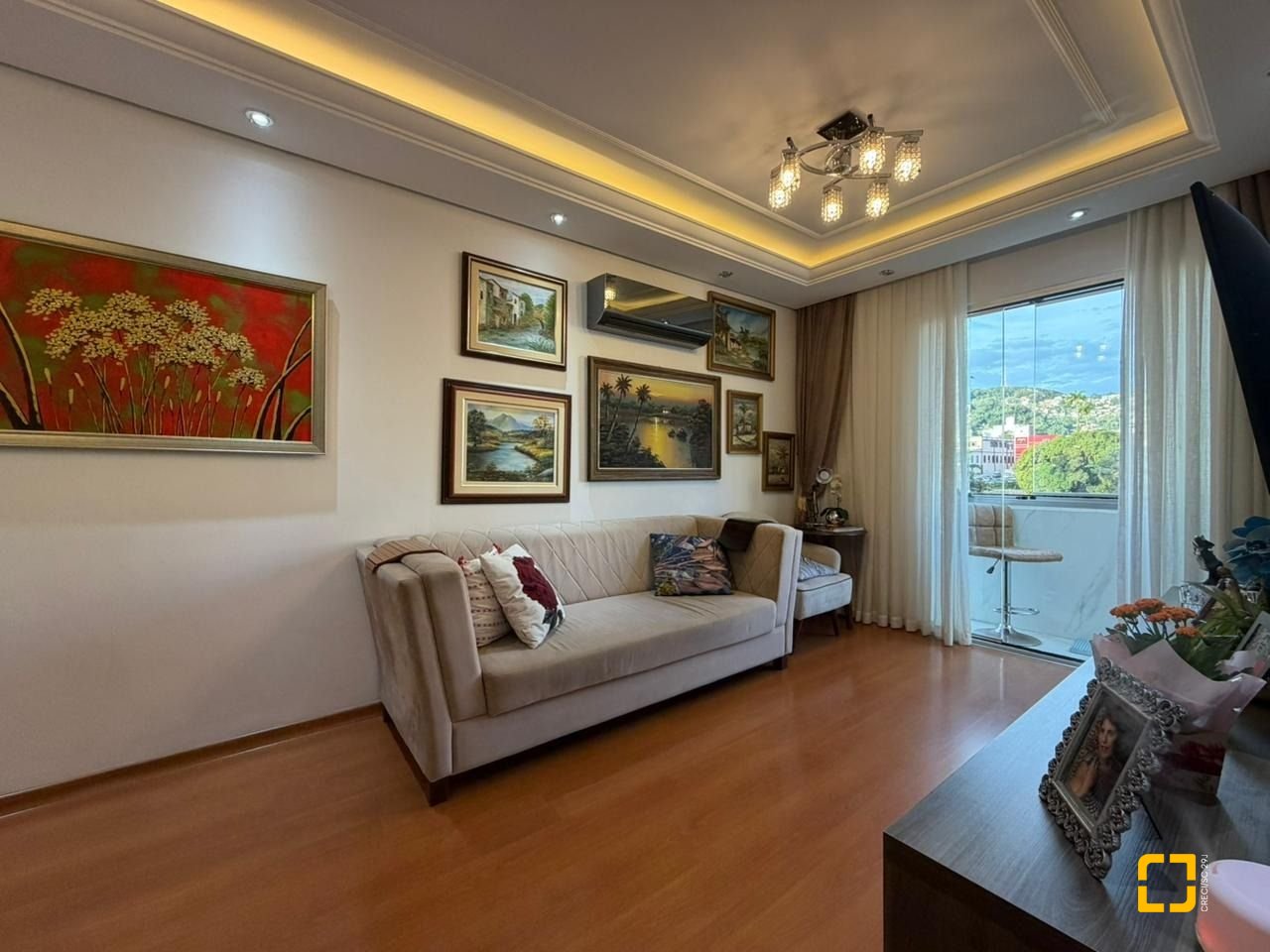 Apartamento com 106m², 4 quartos (sendo 1 suíte), 1 garagem, no bairro Centro em Florianópolis