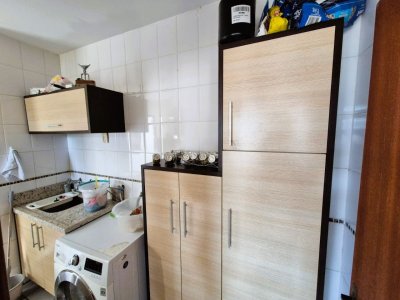 Casa com 230m², 4 quartos (sendo 2 suítes), 2 garagens, no bairro Agronômica em Florianópolis