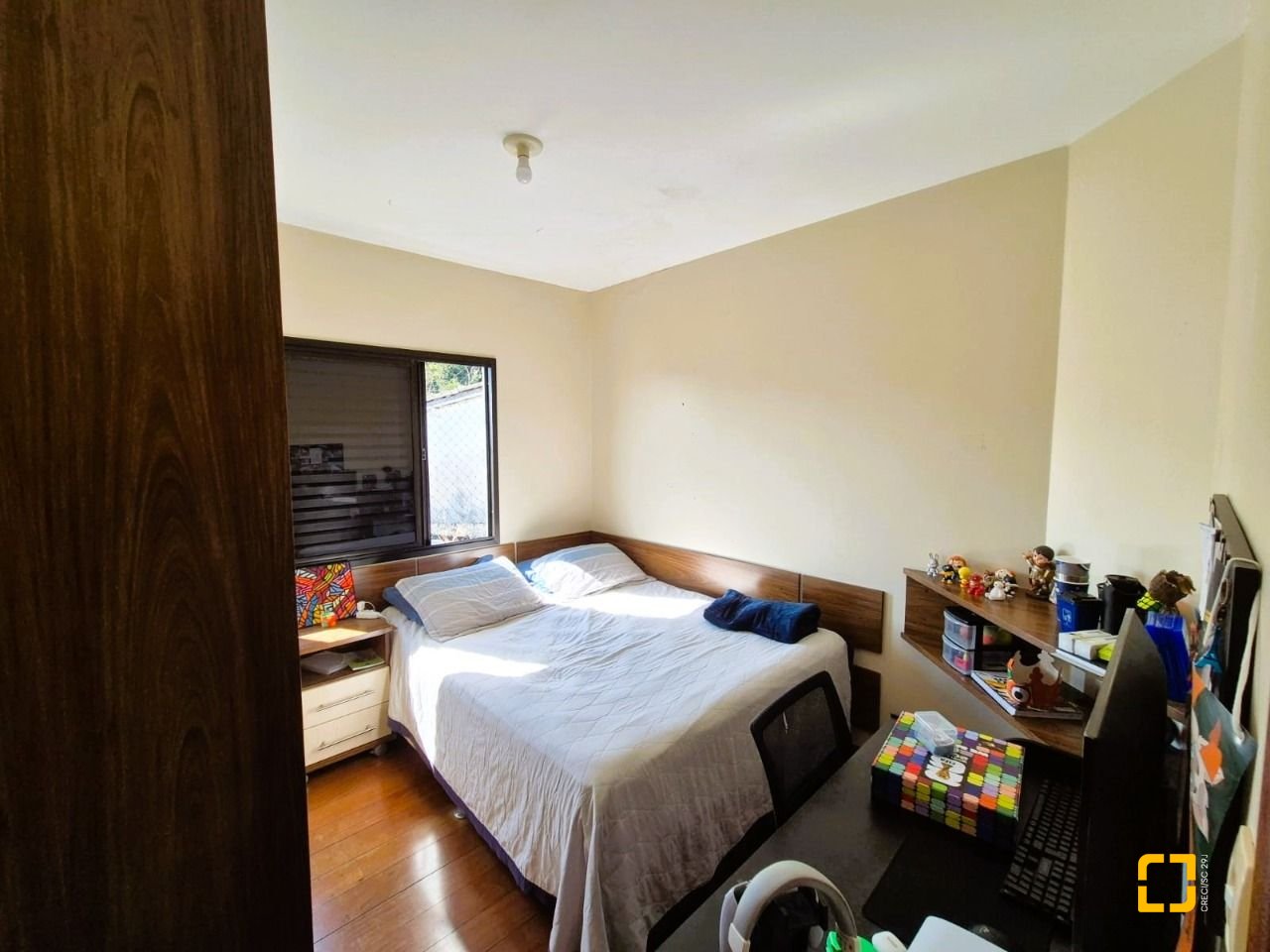 Casa com 230m², 4 quartos (sendo 2 suítes), 2 garagens, no bairro Agronômica em Florianópolis
