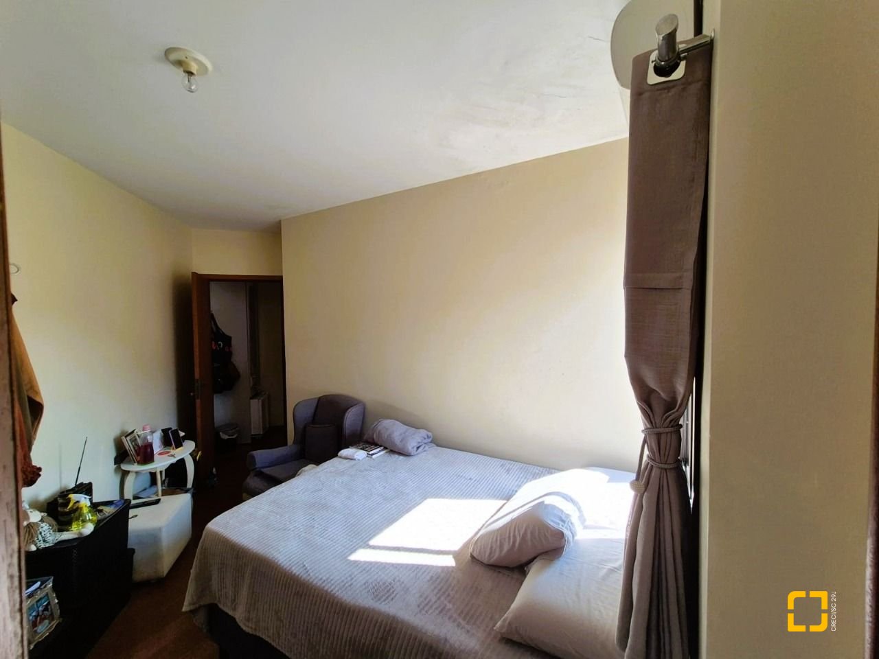Casa com 230m², 4 quartos (sendo 2 suítes), 2 garagens, no bairro Agronômica em Florianópolis