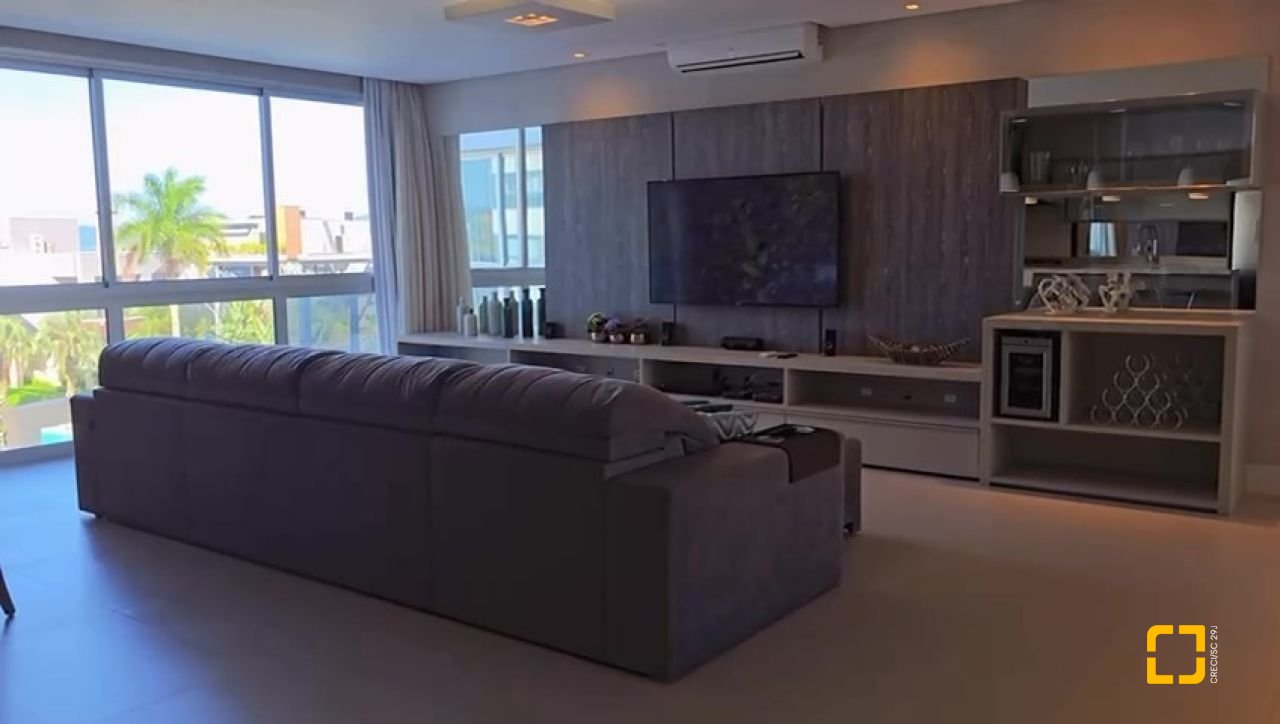 Apartamento com 147m², 4 quartos (sendo 2 suítes), 2 garagens, no bairro Jurerê Internacional em Florianópolis