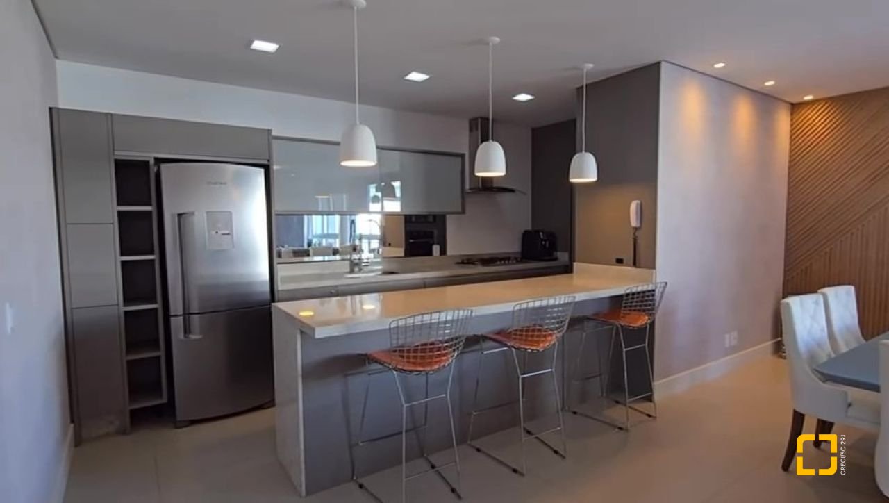 Apartamento com 147m², 4 quartos (sendo 2 suítes), 2 garagens, no bairro Jurerê Internacional em Florianópolis
