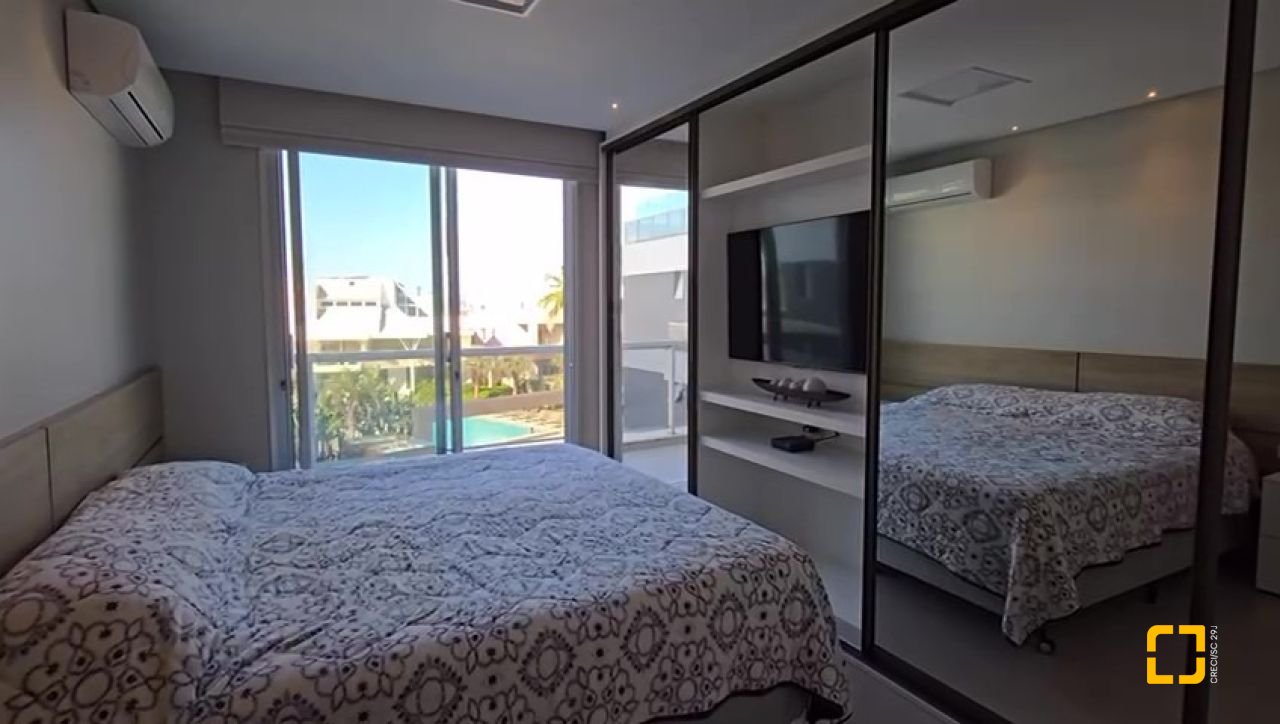 Apartamento com 147m², 4 quartos (sendo 2 suítes), 2 garagens, no bairro Jurerê Internacional em Florianópolis