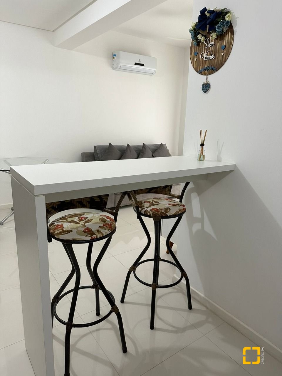 Apartamento com 78m², 2 quartos (sendo 1 suíte), 1 garagem, no bairro Ingleses em Florianópolis