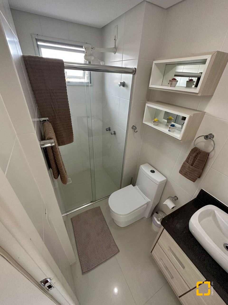 Apartamento com 78m², 2 quartos (sendo 1 suíte), 1 garagem, no bairro Ingleses em Florianópolis