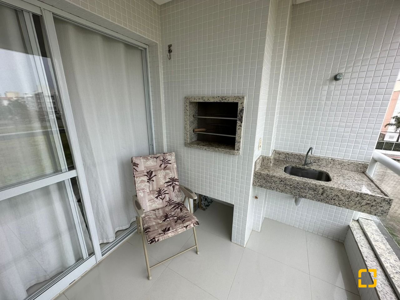 Apartamento com 78m², 2 quartos (sendo 1 suíte), 1 garagem, no bairro Ingleses em Florianópolis