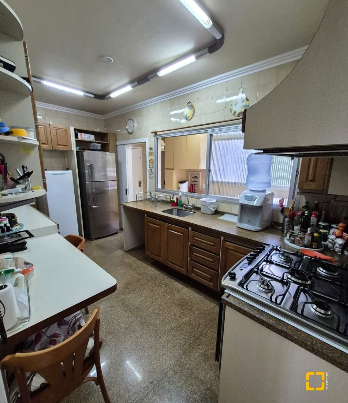 Apartamento com 224m², 6 quartos (sendo 2 suítes), 2 garagens, no bairro Centro em Florianópolis