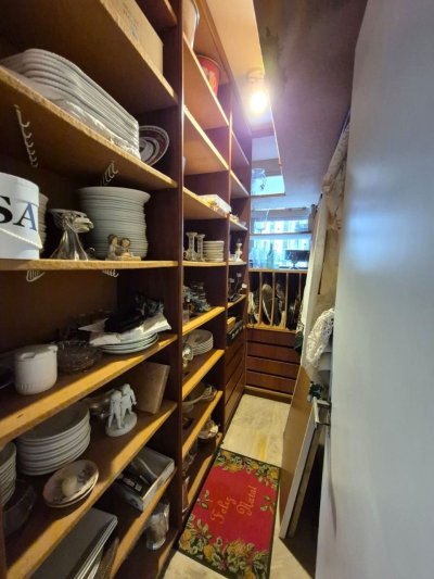 Apartamento com 224m², 6 quartos (sendo 2 suítes), 2 garagens, no bairro Centro em Florianópolis