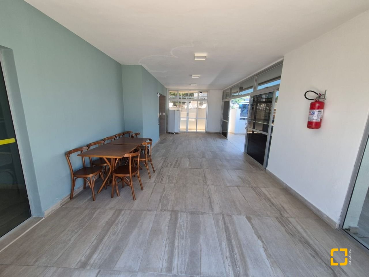 Apartamento com 224m², 6 quartos (sendo 2 suítes), 2 garagens, no bairro Centro em Florianópolis