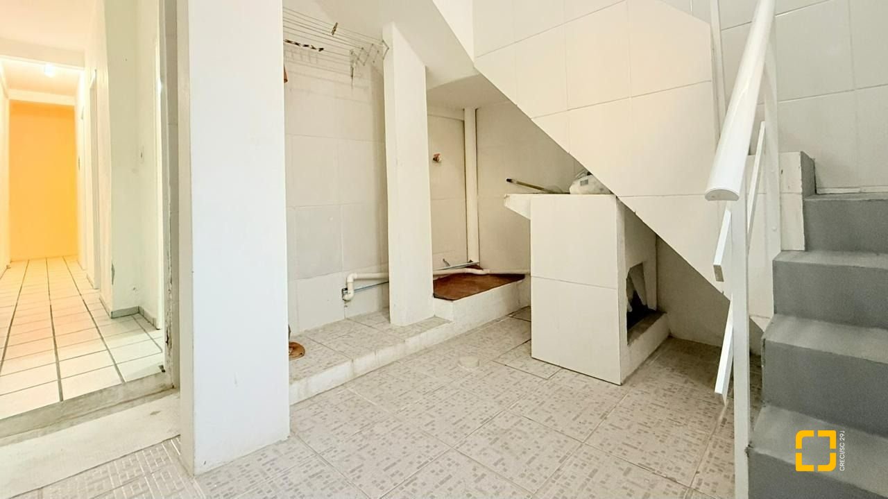 Casa com 76m², 4 quartos, 1 garagem, no bairro Ingleses do Rio Vermelho em Florianópolis