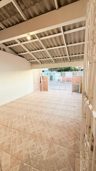 Casa com 76m², 4 quartos, 1 garagem, no bairro Ingleses do Rio Vermelho em Florianópolis